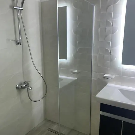 Vladimir Estate Ubytování v soukromí Gjirokastër