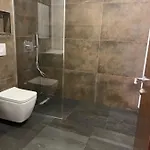 Vladimir Estate Homestay *