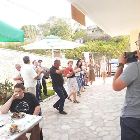 Vladimir Estate Séjour chez l'habitant Gjirokastër